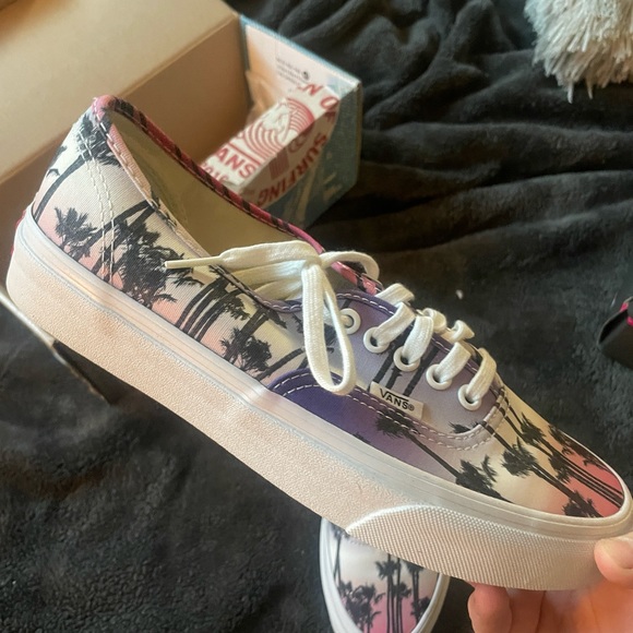 US Open Vans - Picture 2 of 7